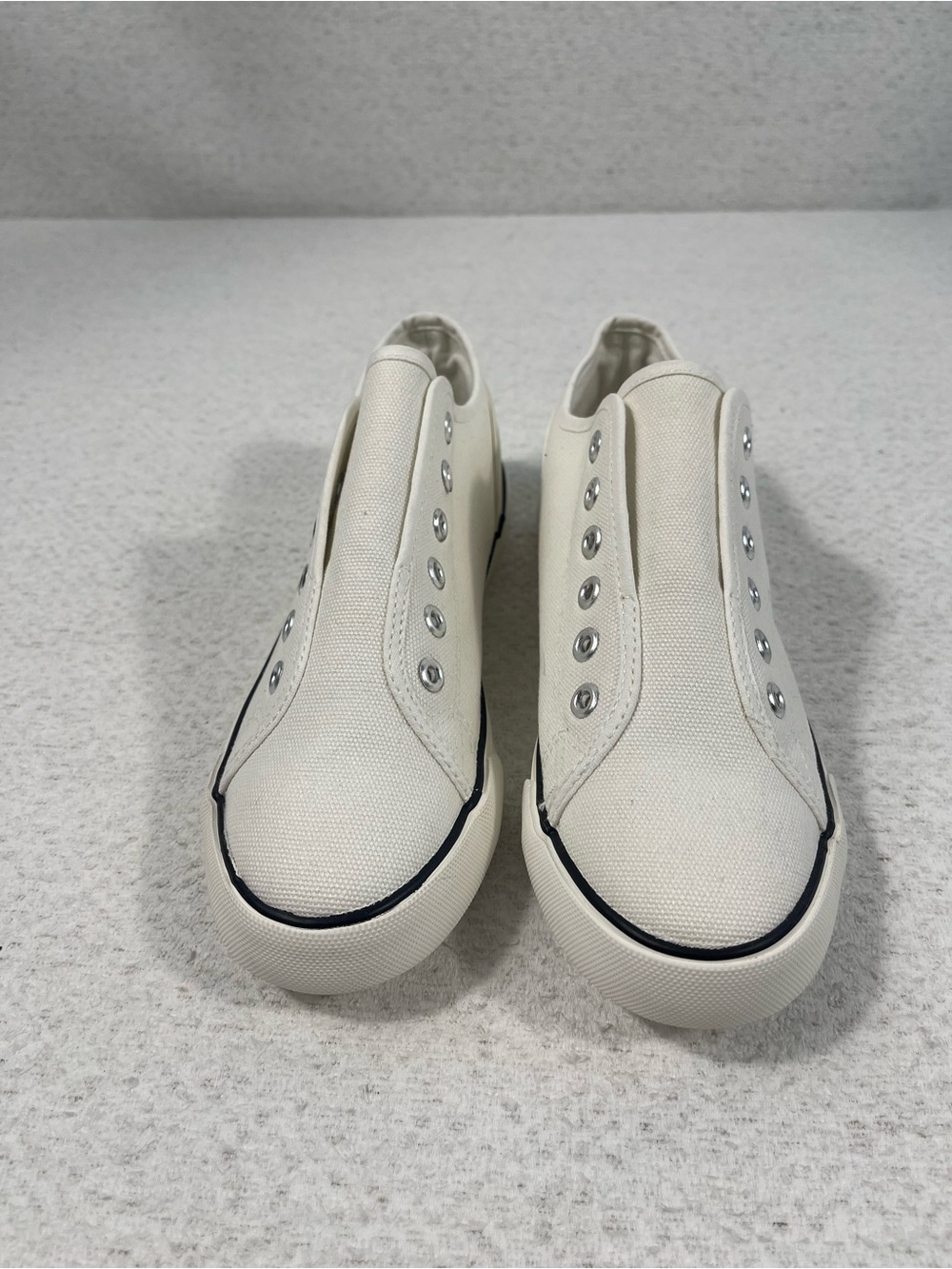 JF CHILL OUT Women's White Slip-On Canvas Low Top Sneakers Casual,Sz7. SKU#0517